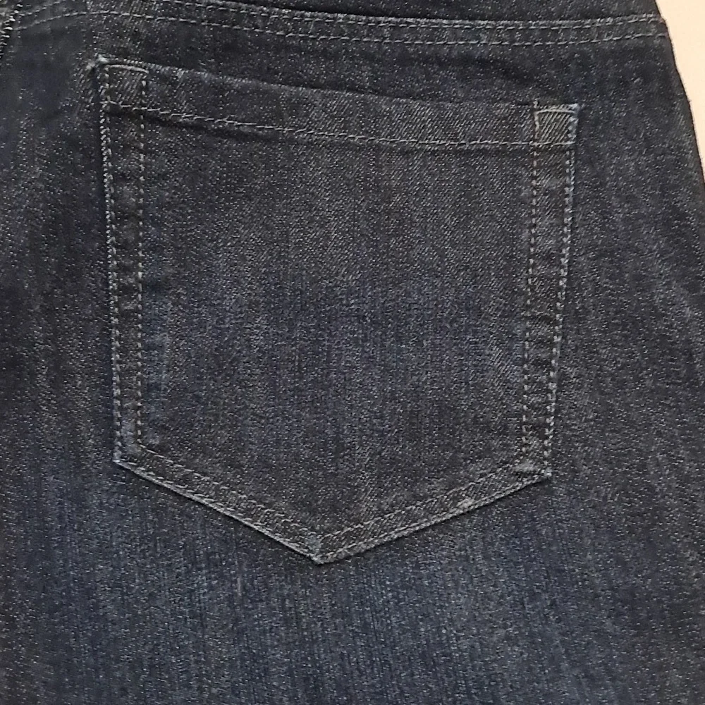 Style & Co Women's Size 10 Dark Blue Capri Jeans with Cuff Accents